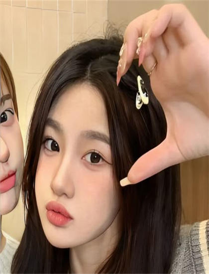 《爱欲临界点》叙事手法解析大师级的：时间线安排与视角切换技巧探讨